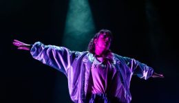 ston-kirio-tzei-theatro