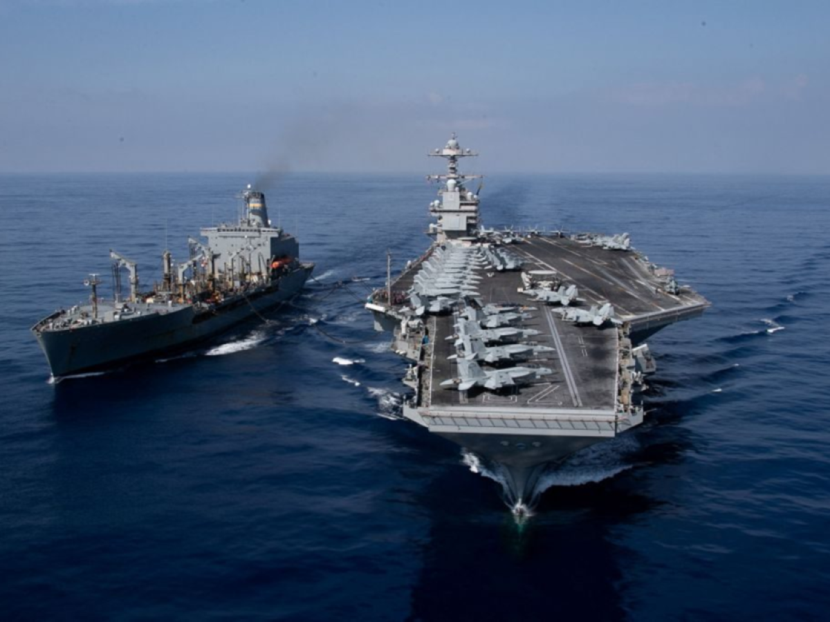 Στρατιωτικός Κλοιός γύρω από το Ιράν: Η Αμερικανική «Αρμάδα» και το Φάσμα της Σύγκρουσης