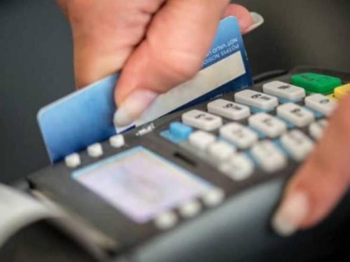 Ταυτοποιήθηκε αλλοδαπή στην Άρτα, που είχε προβεί σε αγορές με απολεσθείσα τραπεζική κάρτα