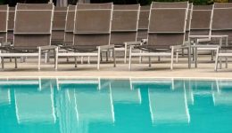 tesseris-nees-xenodochiakes-ependisis-sta