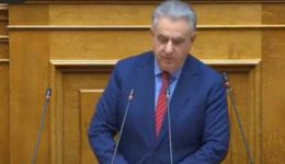 th.-kavvadas-i-kivernisi-eksigchronizi-1