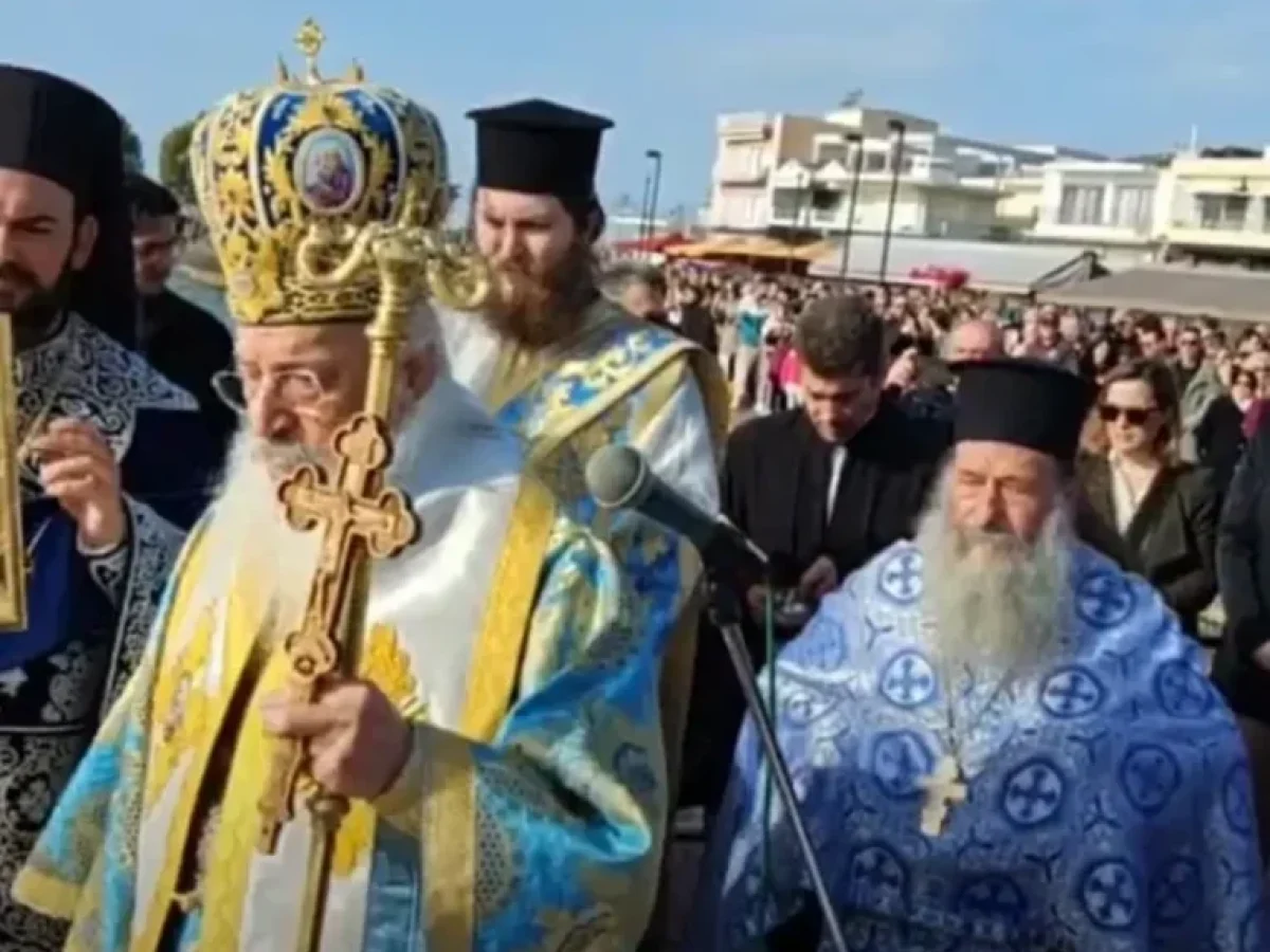 Θεοφάνεια στα Νέα Μουδανιά: Πλήθος κόσμου και κατάνυξη στον Καθαγιασμό των Υδάτων