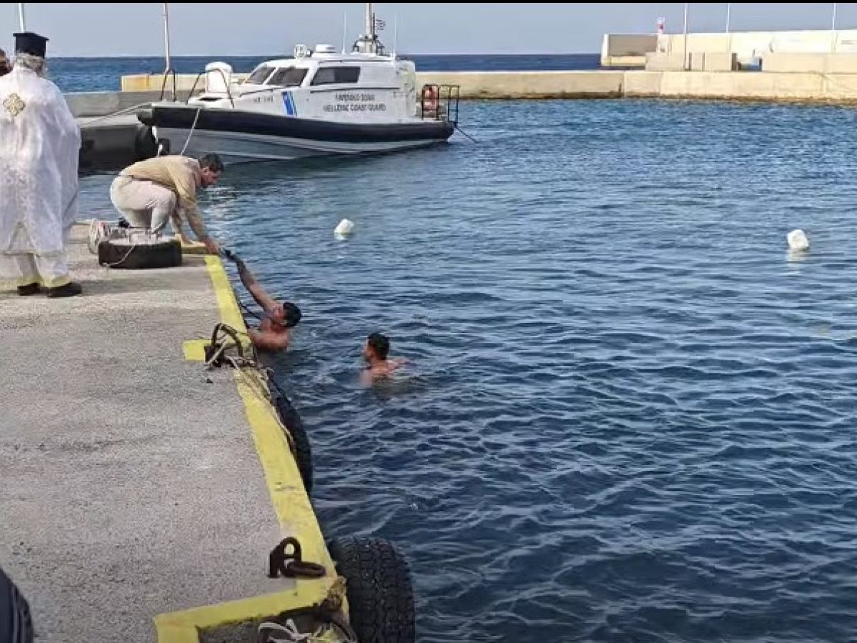 Θεοφάνεια στον Άγιο Ευστράτιο και κοπή Βασιλόπιτας για τον Δήμο. Δημοσιοποιήσε πρόβλημα υγείας ο Δήμαρχος(Βίντεο)