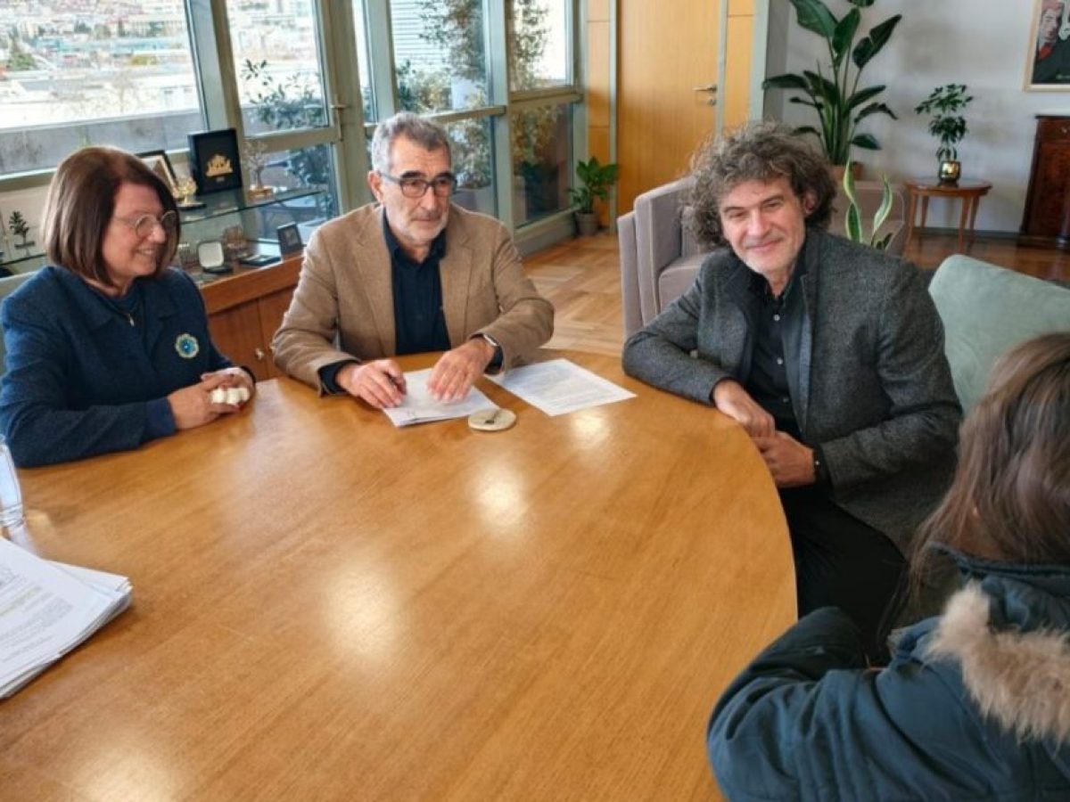 Θεσσαλονίκη: Υπογράφηκε το πρώτο μισθωτήριο για δημοτικό ακίνητο στο πρόγραμμα «Κοινωνική στέγαση για τις πλέον ευάλωτες ομάδες»