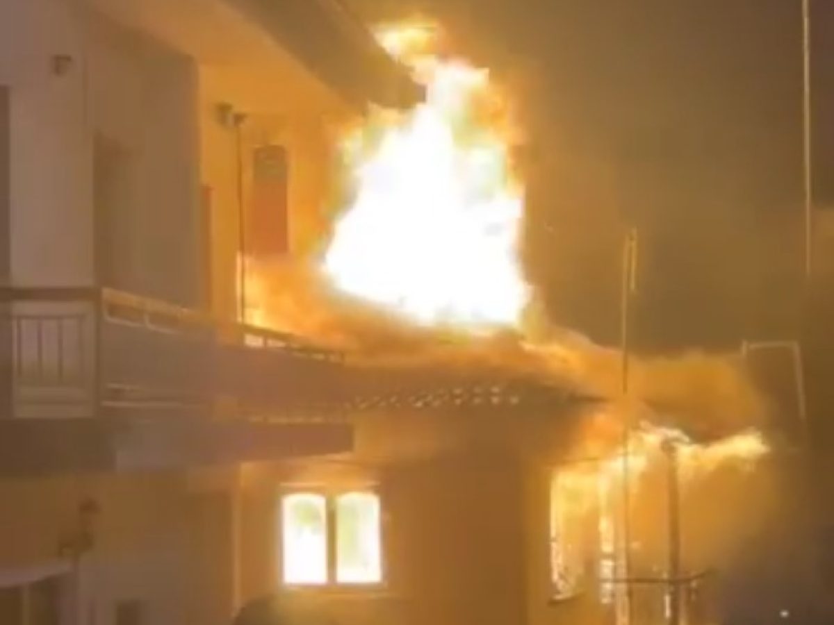 Θεσσαλονίκη: Πυρκαγιά σε σπίτι στον Σοχό – Αναζητείται μια 89χρονη γυναίκα