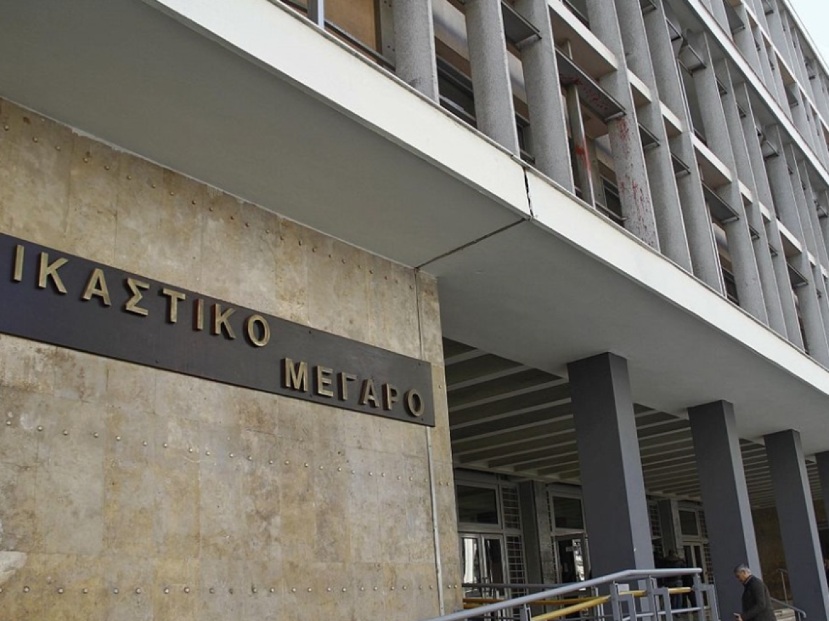 Θεσσαλονίκη: Στο εδώλιο δύο πρώην αντιδήμαρχοι για τον θάνατο 62χρονου – Τον κατασπάραξαν αδέσποτα σκυλιά