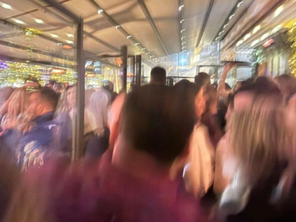 Θετικό κλίμα και αυξημένη κίνηση στην Τρίπολη για την έλευση του 2026 – Το μήνυμα Τζιούμη! (εικόνες)