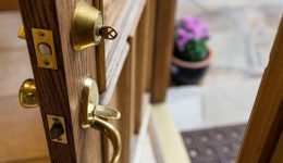 thia-anixe-apo-ti-dei