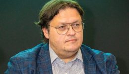 thomas-papaliagkas-i-apolies-tragikes-1