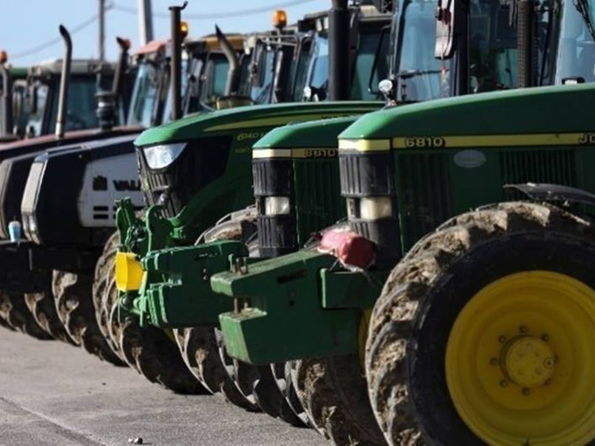 Τη Δευτέρα το ραντεβού του πρωθυπουργού με τους αγρότες – Την ίδια μέρα αποχωρούν τα τρακτέρ από τα Πράσινα Φανάρια