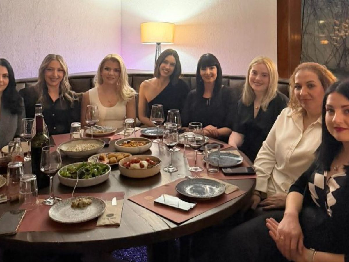 Την πρωτοχρονιάτικη πίτα του έκοψε το μικροβιολογικό εργαστήριο της Βανέσσας Μηλιώνη