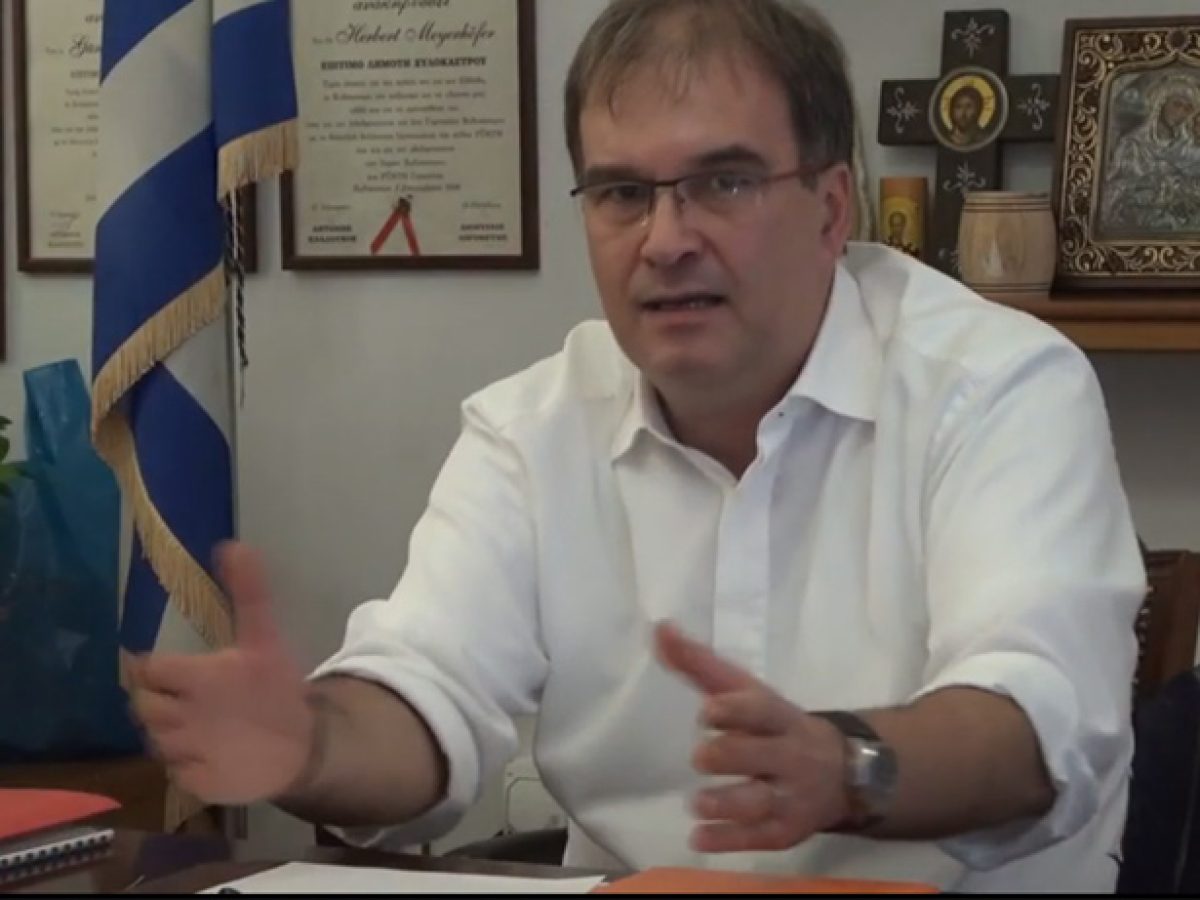 Της…σκαλωσιάς το κάγκελο στο Ξυλόκαστρο!