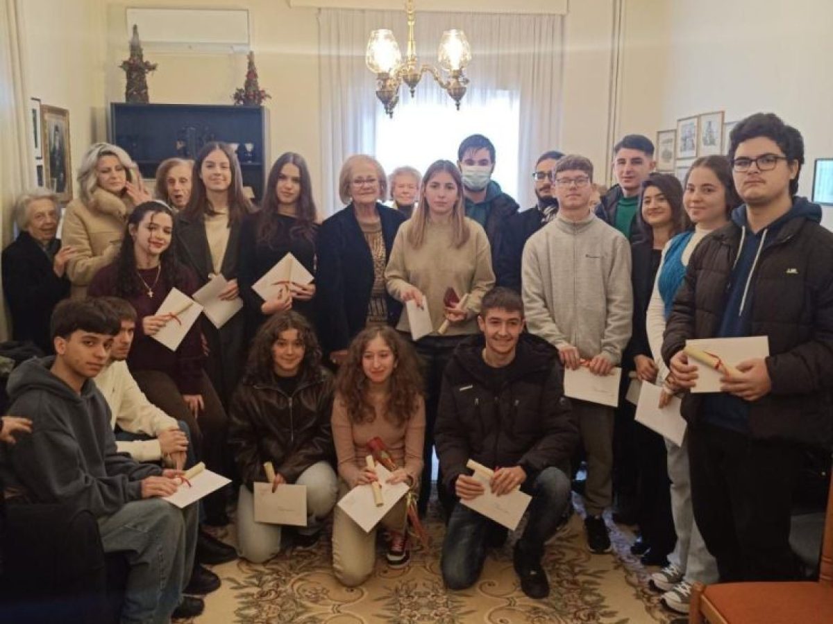 &laquo;&Tau;&omicron; &Phi;&iota;&lambda;&alpha;&nu;&theta;&rho;&omega;&pi;&iota;&kappa;ό &Sigma;&omega;&mu;&alpha;&tau;&epsilon;ί&omicron; &ldquo;&Eta; &Alpha;&gamma;ί&alpha; &Beta;&alpha;&rho;&beta;ά&rho;&alpha;&rdquo; &alpha;&pi;&omicron;&nu;έ&mu;&epsilon;&iota; 16 &beta;&rho;&alpha;&beta;&epsilon;ί&alpha; &sigma;&epsilon; &epsilon;&pi;&iota;&tau;&upsilon;&chi;ό&nu;&tau;&epsilon;&sigmaf; &Tau;&rho;&iota;&kappa;&alpha;&lambda;&iota;&nu;&omicron;ύ&sigmaf; &mu;&alpha;&theta;&eta;&tau;έ&sigmaf;