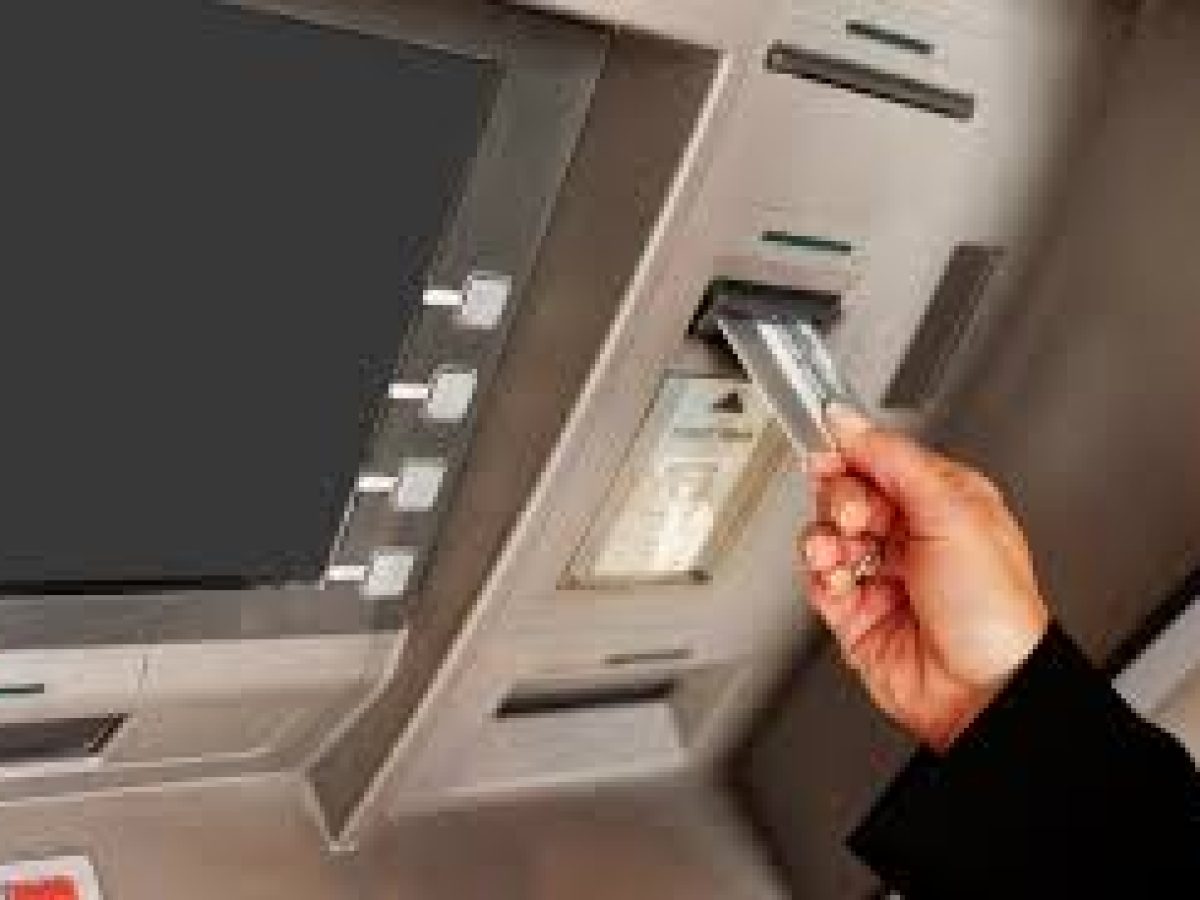 Το «Μυστήριο» των Αρνητικών Υπολοίπων: Όταν τα Χρήματα Υπάρχουν, αλλά οι Πολίτες Δεν Μπορούν να τα Αγγίξουν