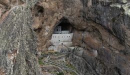 to-monastiri-tis-panagias-sti