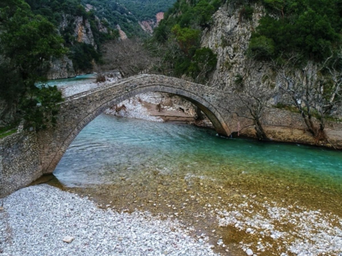 Το πέτρινο Γεφύρι της Βίνιανης και ο Παράδεισος των Καταρρακτών!