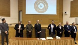 to-simvoliko-flouri-stin-pita