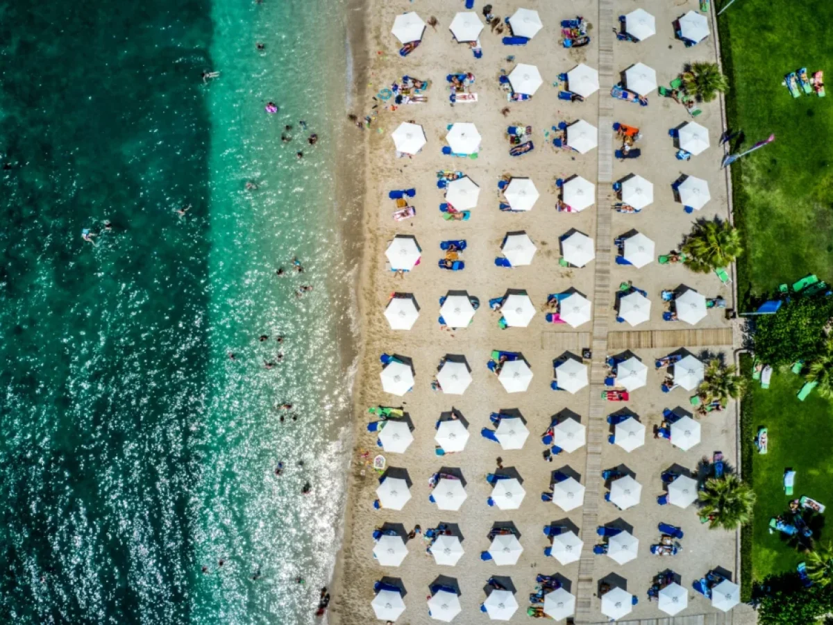 Τουρισμός: To Conde Nast Traveller εκθειάζει τα ελληνικά νησιά – Ποια προτείνει για το 2026