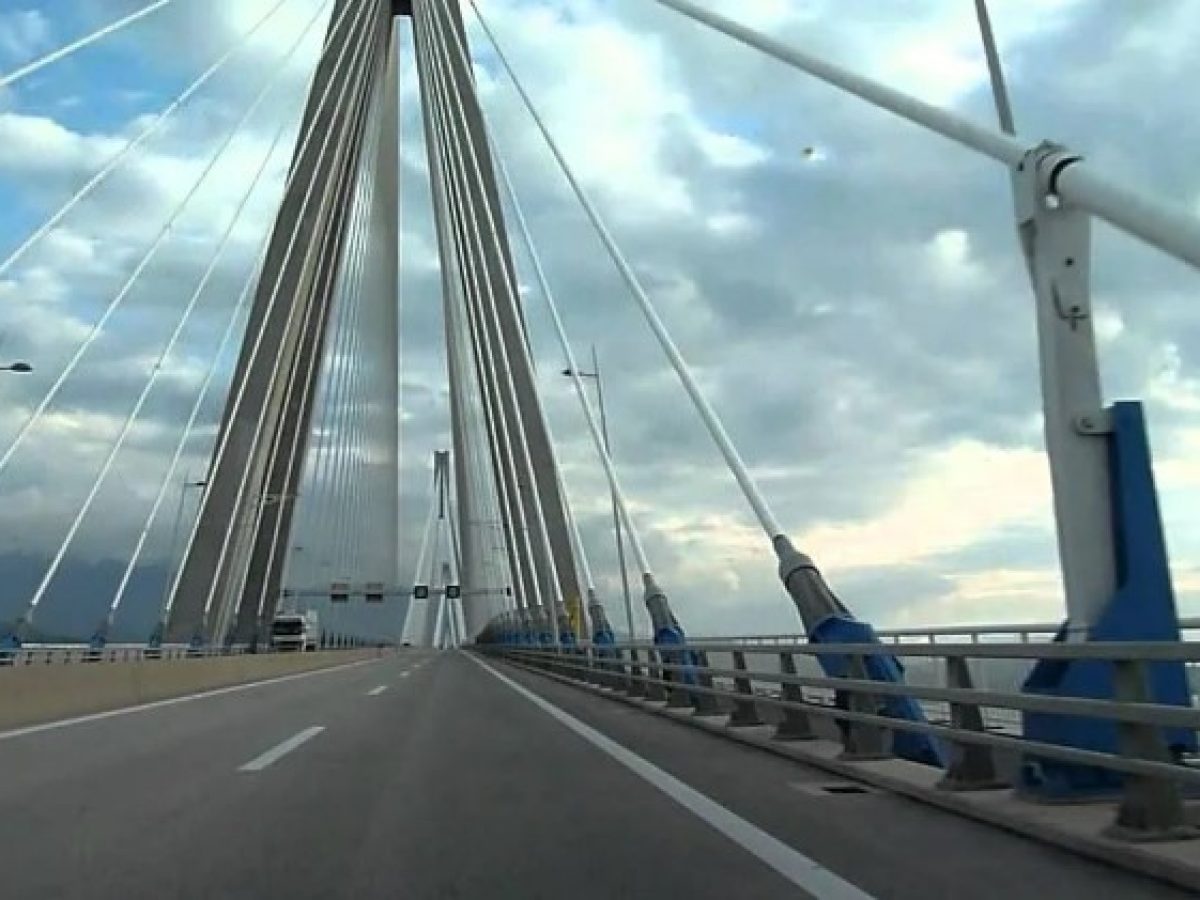 Τραγωδία στην Γεφυρα Ρίου Αντιρρίου – Νεκρός ο οδηγός δικύκλου που συγκρούστηκε με νταλίκα