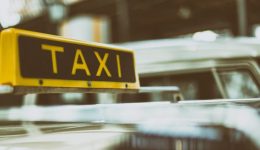 travoun-chirofreno-i-taxitzides-prochoroun-3