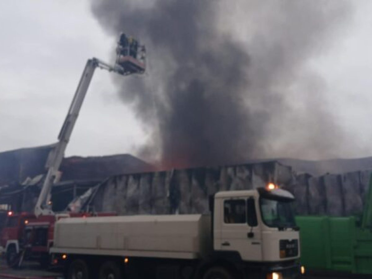 Τρίκαλα: Εντοπίστηκαν 3 νεκρές στα συντρίμμια της «Βιολάντα»