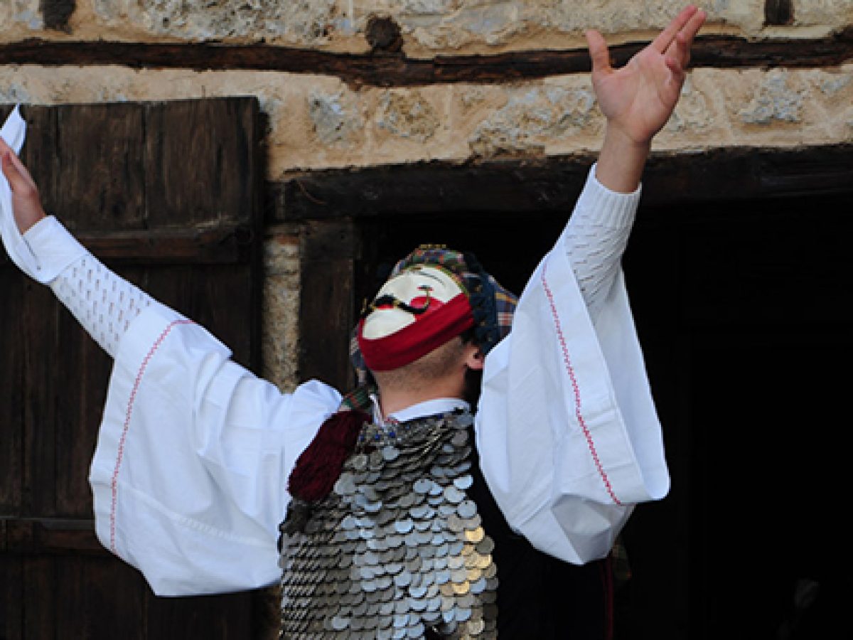 Τριώδιο 2026: Πότε ανοίγει και τι σημαίνουν πραγματικά οι Απόκριες;