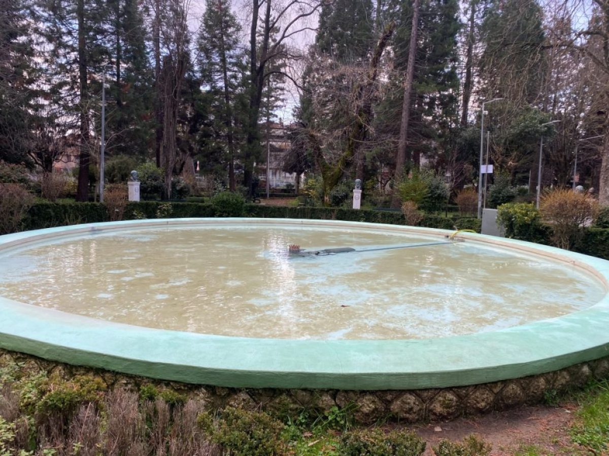 Τρίπολη: Στο σιντριβάνι του πάρκου των φιλόδενδρων η κατάδυση του Τιμίου Σταυρού