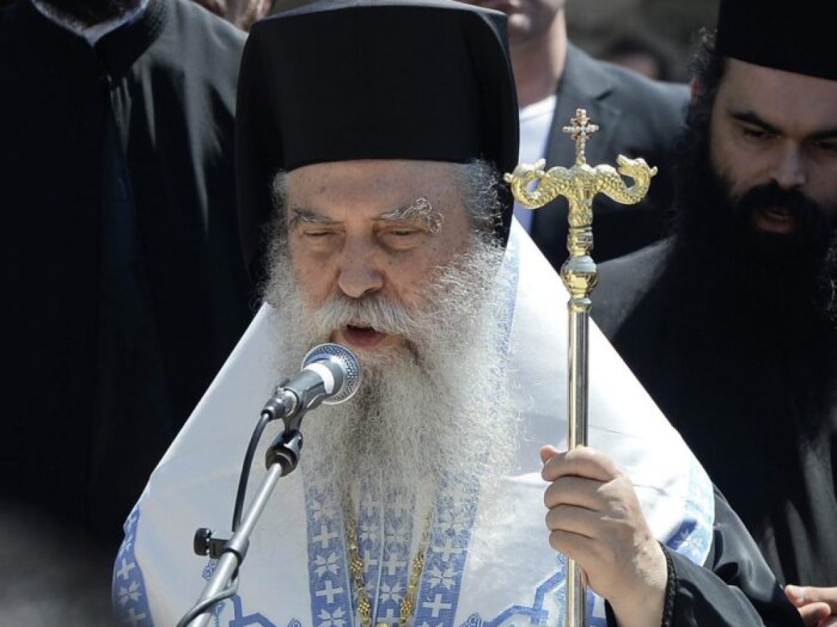 Τρισάγιο στο τάφο του πνευματικού του πατέρα