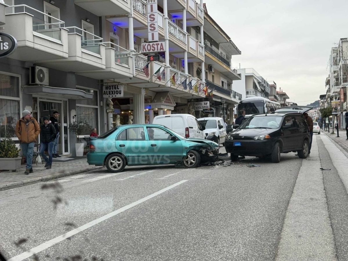 Τροχαίο ατύχημα στο κέντρο της Καλαμπάκας