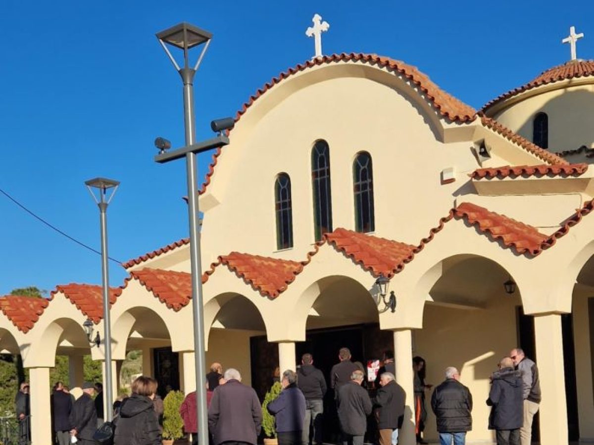 Β.Μπουρνούς: ”’Ησουν ο φάρος της ζωής μας” το τελευταίο αντίο στην μητέρα στην Ανάληψη Ραφήνας – rpn