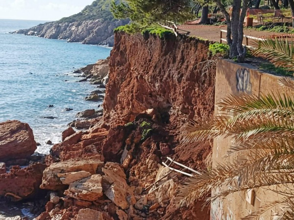 Βάρκιζα: Νέα κατολίσθηση λόγω των βροχοπτώσεων στα “Κανάρια”