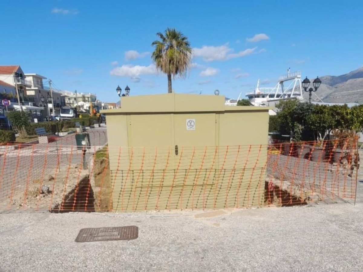 Βασίλης Ρουχωτάς: Ο νέος μετασχηματιστής κοσμεί ήδη την παραλία – Είναι το πρωτοχρονιάτικο δώρο στο Ληξούρι εκ μέρους του Δημάρχου Γ. Κατσιβέλη (εικόνες)