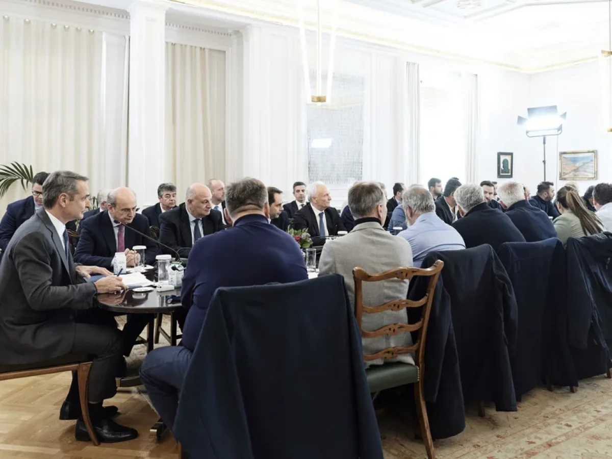 Βελτιώσεις σε… 20 θέματα υποσχέθηκε στη συνάντηση με τους αγρότες ο Μητσοτάκης