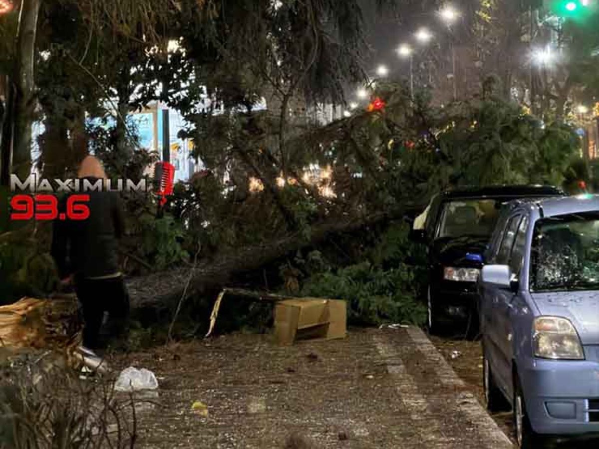 (video) – Αλεξανδρούπολη: Ριπές ανέμου 154,5 km/h από ακραία καταιγίδα – Εικόνες εκτεταμένων καταστροφών ευτυχώς  χωρίς τραυματισμούς