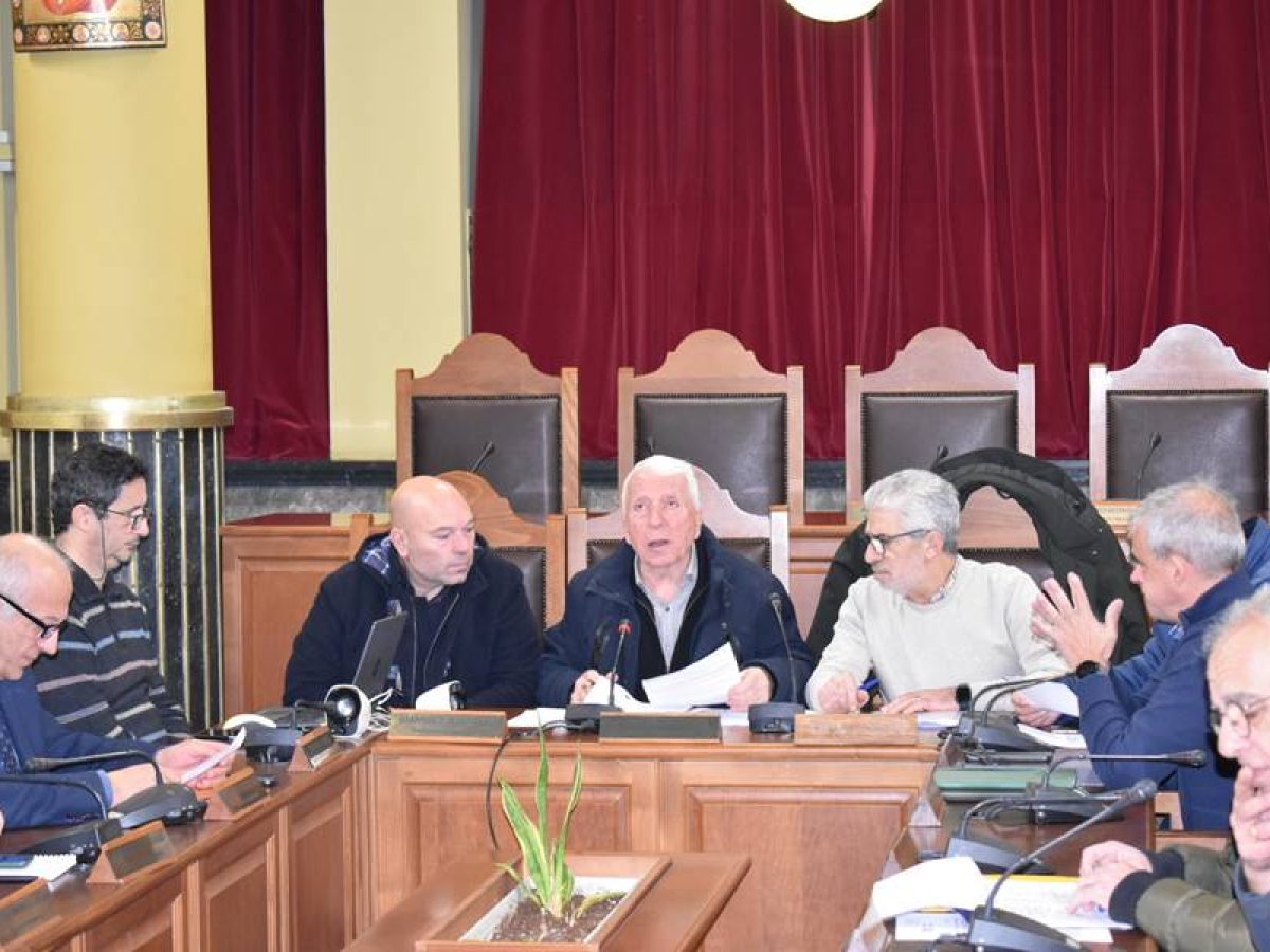 Βόρειο Αιγαίο: Επενδύσεις ύδρευσης 8,8 εκατ. ευρώ με υπογραφή Μουτζούρη – Καλεί δημάρχους να «απορροφήσουν» τα ανοιχτά ΕΣΠΑ»