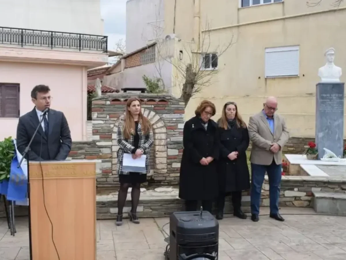 Βουβή συγκίνηση στην Μάνδρα: Τίμησαν τον Νικόλαο Νέζη – Η ιστορία πίσω από τον ήρωα αεροπόρο