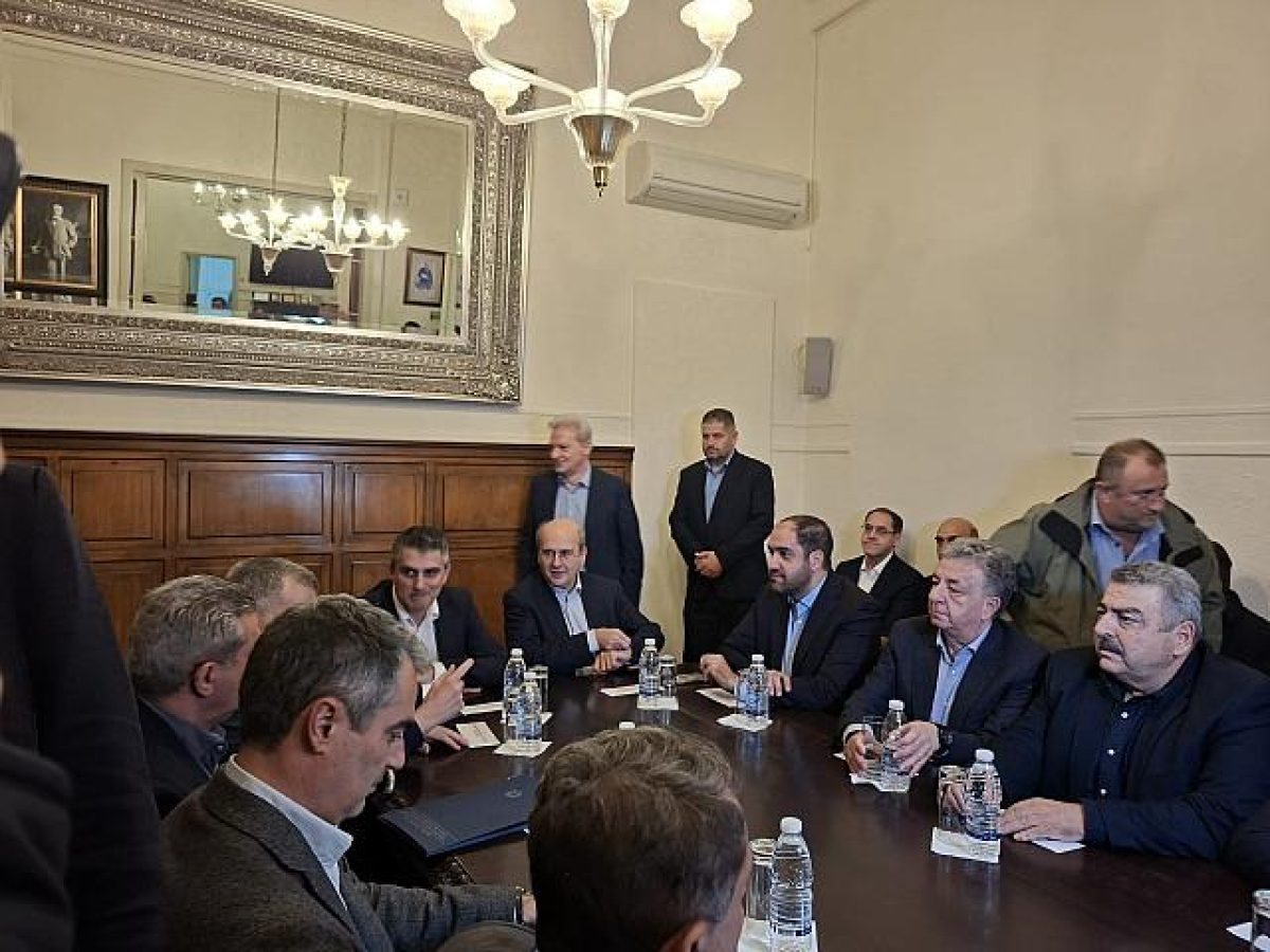 ΒΟΑΚ: Ιστορική στιγμή για το μεγάλο τμήμα του αυτοκινητόδρομου – Έπεσαν οι υπογραφές στα Χανιά