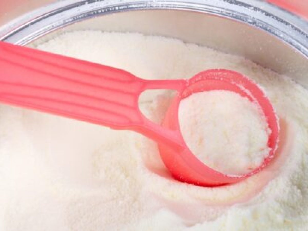 Βρεφικό γάλα: Τι πίνουν πραγματικά τα μωρά μας;