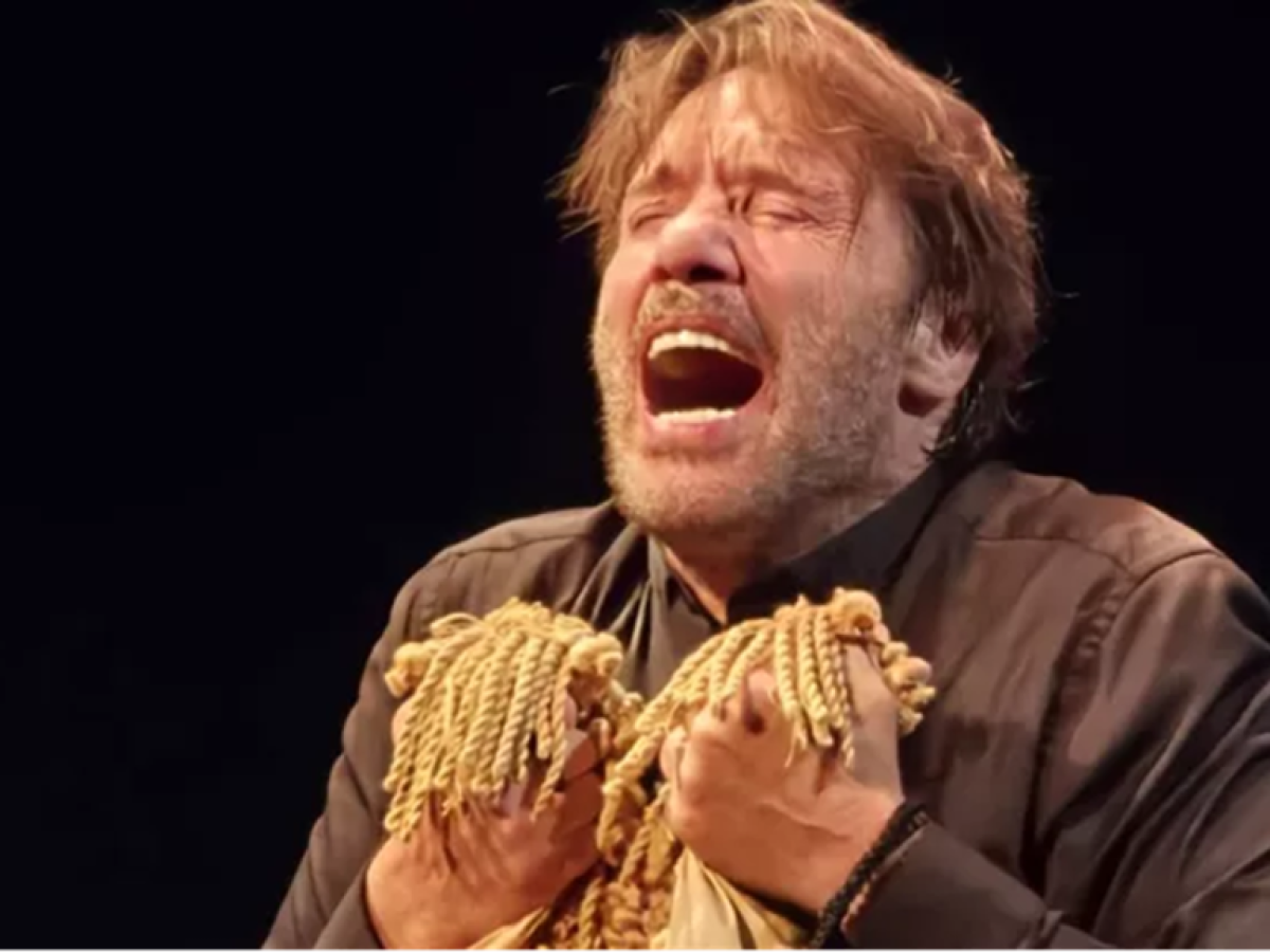 «Βροχή τα βέλη» με τον Στράτο Τζώρτζογλου στο Calderone Art Space