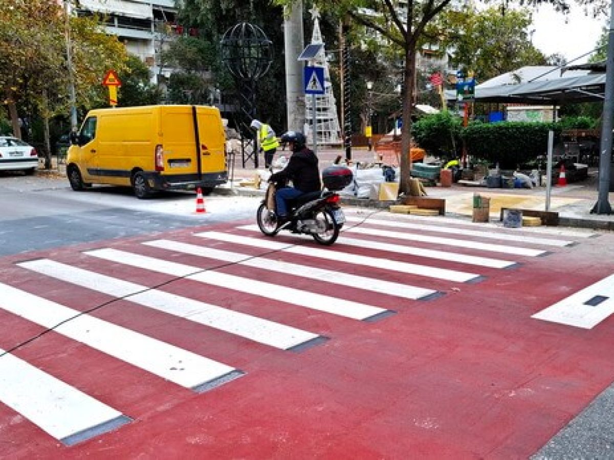 Ξεκίνησε η κατασκευή έξυπνων διαβάσεων έξω από σχολεία στον Δήμο Μοσχάτου – Ταύρου (Εικόνες)