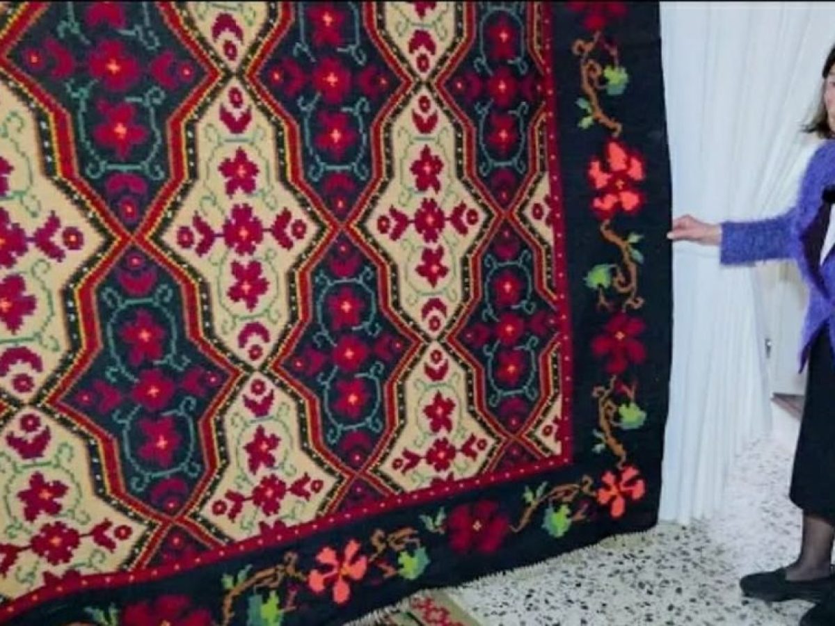 Ξενάγηση στο μουσείο της κυρίας Αρετής από το Αγρίνιο – Από τον προγονικό αργαλειό μέχρι το «δωμάτιο της νύφης»