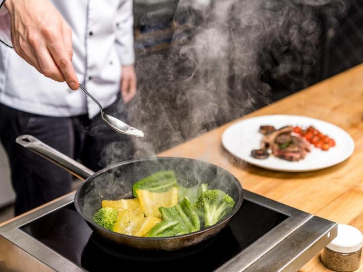 «Ξενιτεύονται» οι Κρητικοί μάγειρες