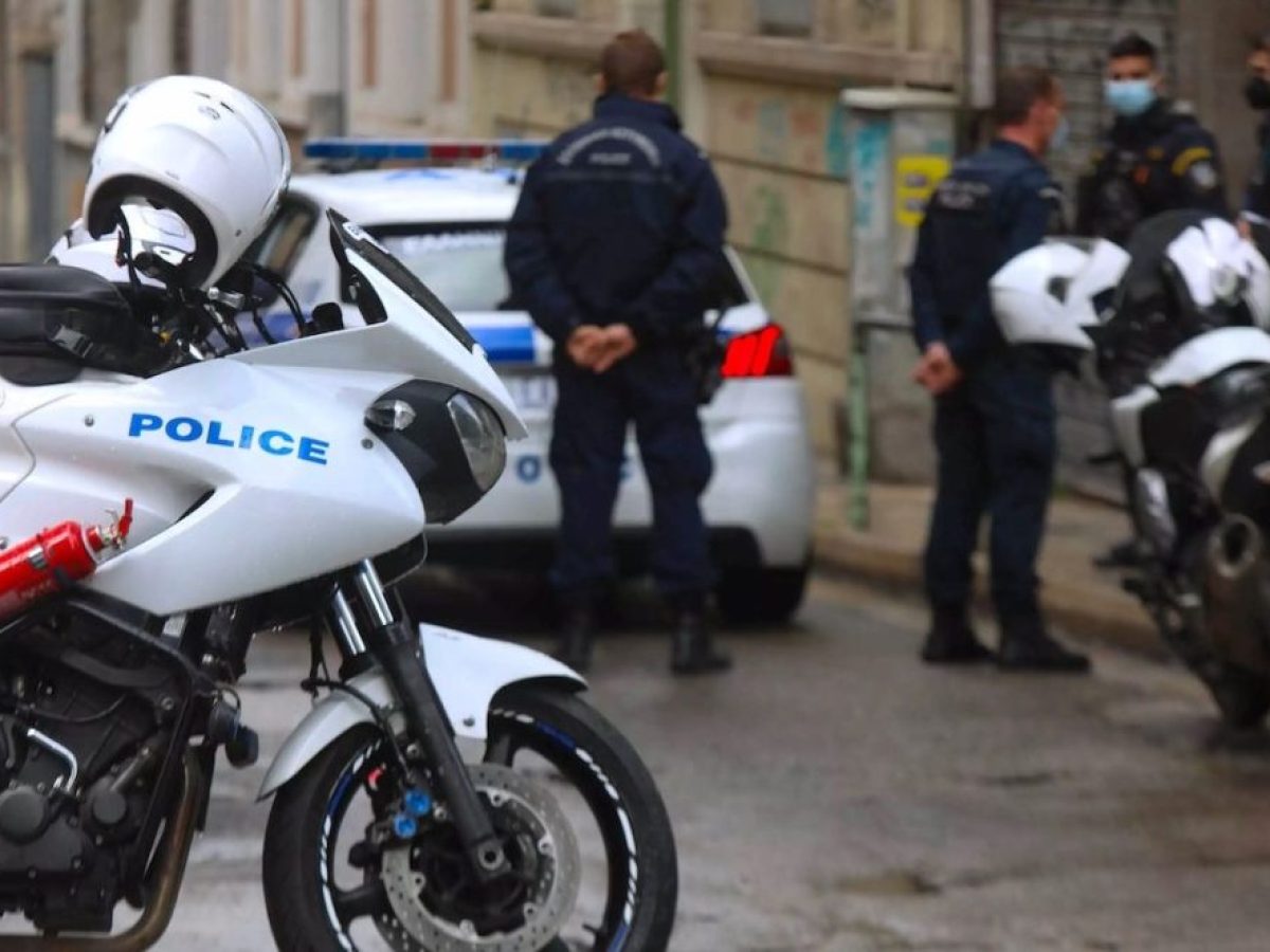 Άγριος ξυλοδαρμός στο κέντρο των Τρικάλων στην οδό Κοραή