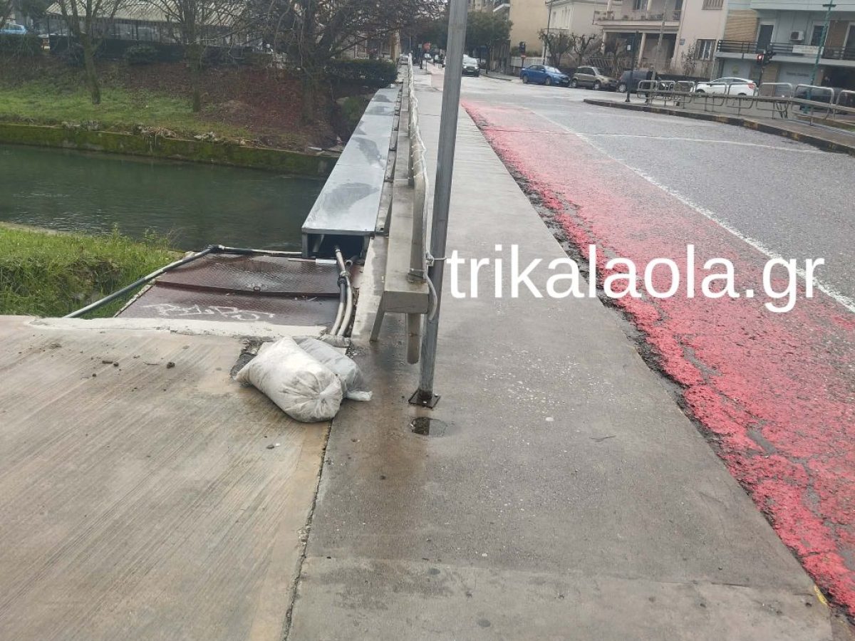 Άμμος και πρόληψη ενόψει χιονιά στα Τρίκαλα