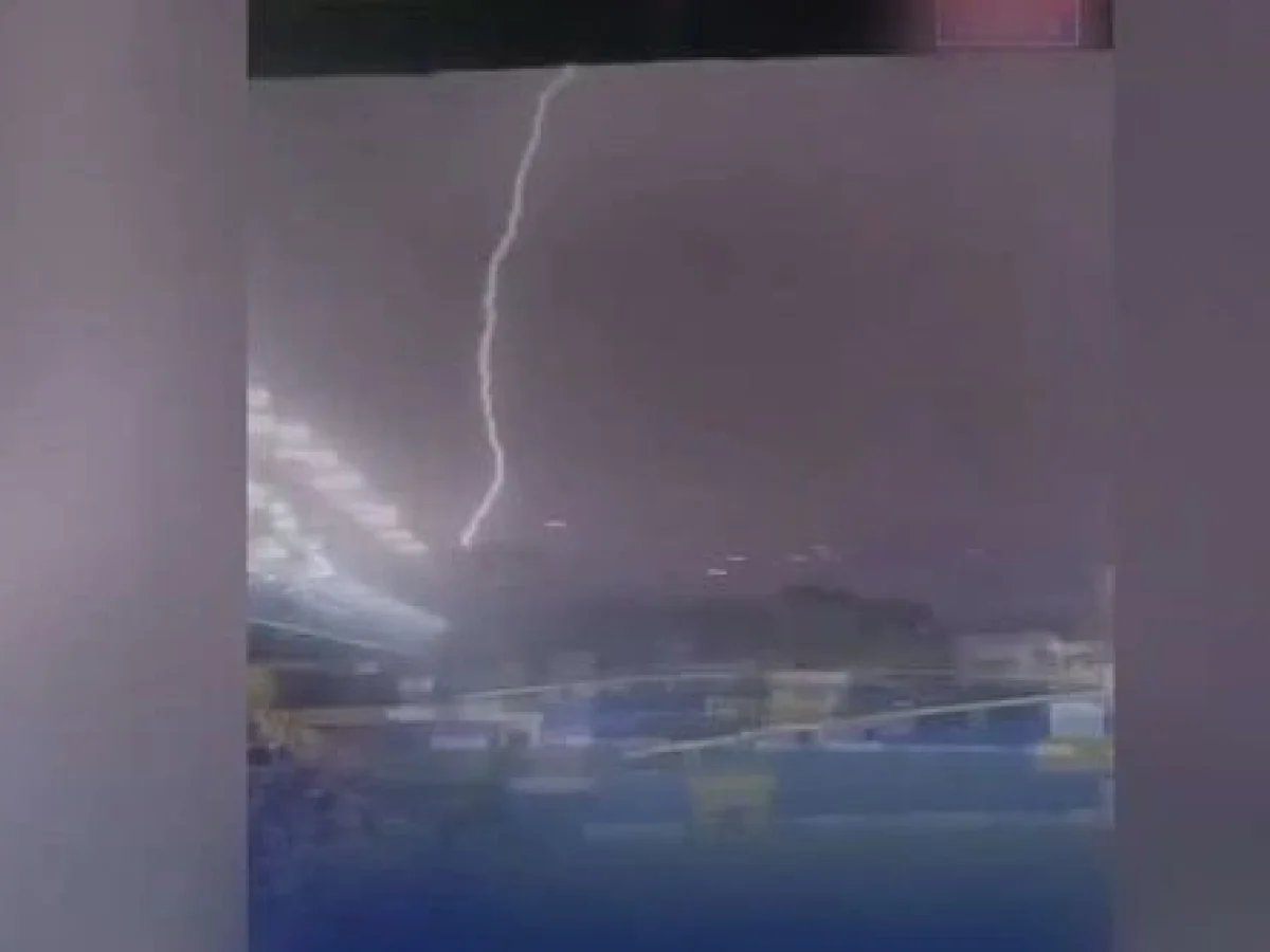 Αγρίνιο: Κεραυνός χτύπησε το γήπεδο του Παναιτωλικού!