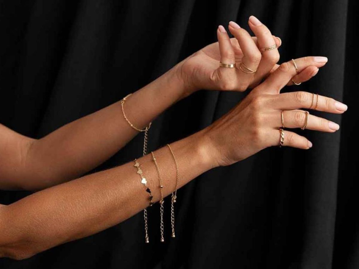 Αγρίνιο: Συνελήφθη γυναίκα για κλοπή χρυσής αλυσίδας από κοσμηματοπωλείο