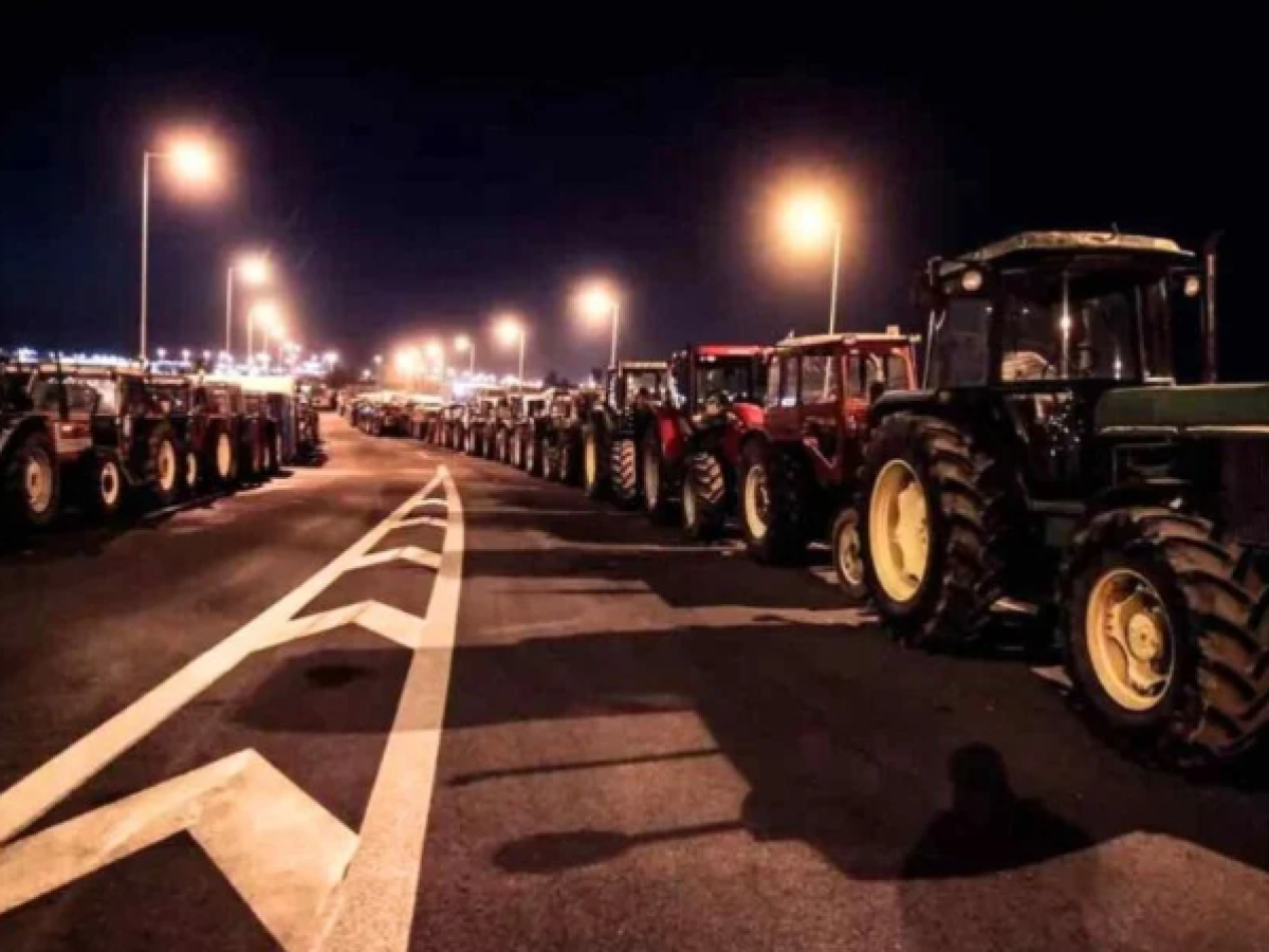 Αγροτικές κινητοποιήσεις: Μπλόκα στην Περιμετρική Πάτρας και στον κόμβο του Πύργου