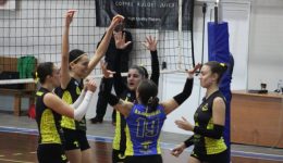 Αittiti-i-ginekia-omada-volei