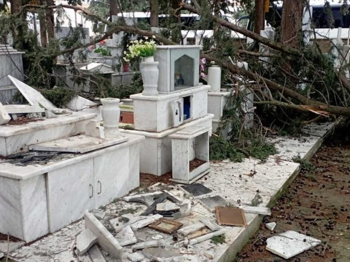 Αλεξανδρούπολη: Μεγάλες καταστροφές στο Α’ Νεκροταφείο και σε Κοιμητήρια χωριών απ’ τον πρωτοφανή τυφώνα