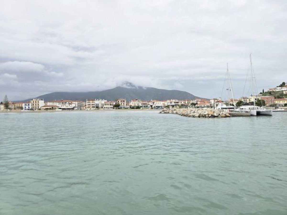 Αλιευτικό σκάφος βυθίστηκε στο Παράλιο Άστρος